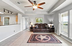 558 Mountain Creek Rd, Pipe Creek, TX 78063