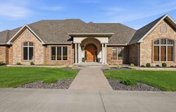 1035 N Oakland Avenue, Bolivar, MO 65613