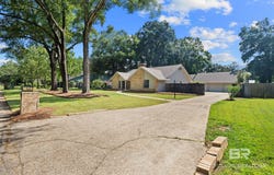562 N Vaughn Drive, Satsuma, AL 36572