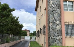 3075 NW 7th St, Miami, FL 33125