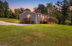 194 Montego Bay Trail, Clarkesville, GA 30523