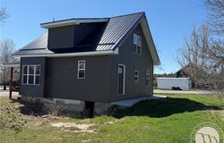 421 9th Avenue W, Roundup, MT 59072