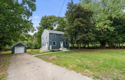 122 York St, Stoughton, MA 02072