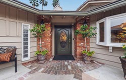 1910 Las Flores Dr, Glendale, CA 91207