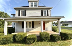 2536 W FRONT Street, Berwick, PA 18603