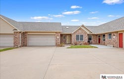 803 Clearwater Circle, Beatrice, NE 68310