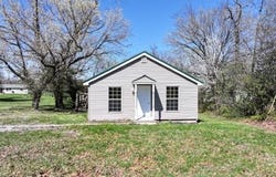 8 E hwy, Steelville, MO 65565
