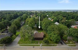 130 E Main Street, Clinton, CT 06413
