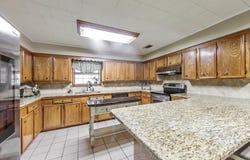 221 Mary Beth, Houma, LA 70364