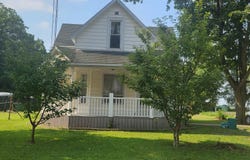 920 E UNION Street, Nokomis, IL 62075
