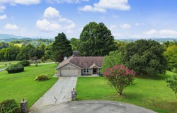 760 Gates Lane, Kodak, TN 37764