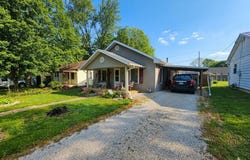 216 E Franklin Street, Olney, IL 62450
