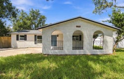 802 WALNUT Drive, SEFFNER, FL 33584