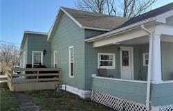 413 W 1st Street, Cameron, MO 64429