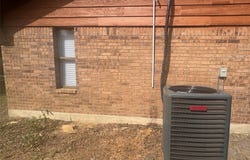 1009 Bowie St, Lockhart, TX 78644