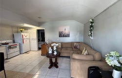 5730 Plunkett St, Hollywood, FL 33023