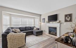 465 Fall River Lane, St Charles, MO 63304