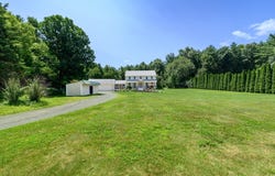 434 Batchelor St, Granby, MA 01033
