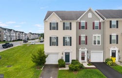 202 NORWOOD Drive, FALLING WATERS, WV 25419