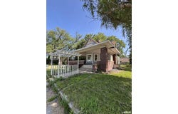 295 W Barnes Street, Bushnell, IL 61422
