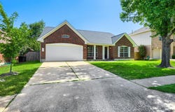 8221 MANX Dr, Round Rock, TX 78681