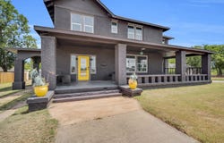 805 E Wise Street, Bowie, TX 76230