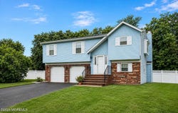 83 Starlight Road, Howell, NJ 07731