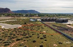 Tocho Cir, Kanab, UT 84741