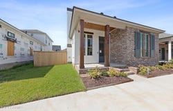 105 Hedgemoore Court, Youngsville, LA 70592