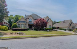 818 Natchez Valley Trace, Grayson, GA 30017