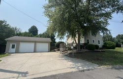 1000 W Burkhart St, Moberly, MO 65270