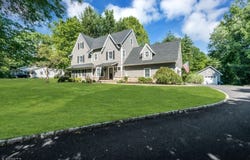 35 Castle Way, Bernards Twp., NJ 07920-1302