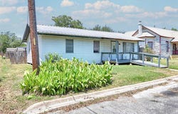 505 Kellett Ave, Schulenburg, TX 78956
