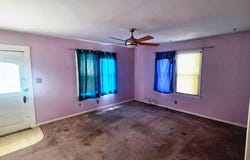 1420 E 9th St, Newton, KS 67114