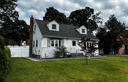 105 Rutledge Road, North Babylon, NY 11703