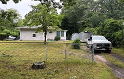 72 Fanning Boulevard, Riverhead, NY 11901