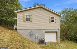523 PINEPOINTE Drive, KEYSER, WV 26726
