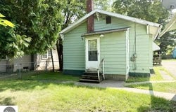 1315 Plum, Alma, MI 48801