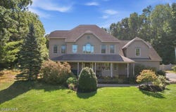 7 Little Drive, Malta, NY 12020