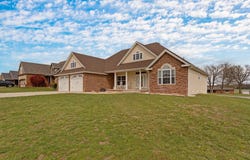 1485 Knightsbridge Road, Marshfield, MO 65706