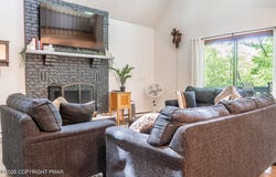 6255 Decker Road, Bushkill, PA 18324
