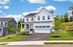 21 Dana Dr, Coraopolis, PA 15108