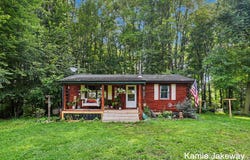 10481 Brown Road, Fenwick, MI 48834