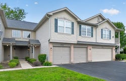 7016 S Stratton Lane, Gurnee, IL 60031
