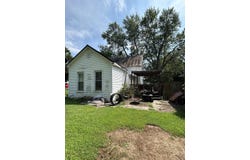 383 Main St., Barry, IL 62312