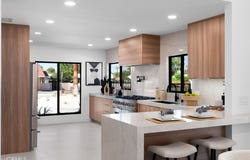 1975 E Mark Leslie, Palm Springs, CA 92264