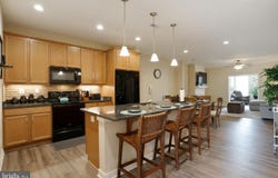 100 CAMDEN CIR, LA PLATA, MD 20646