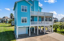 3240 Castle Drive, Crystal Beach, TX 77650