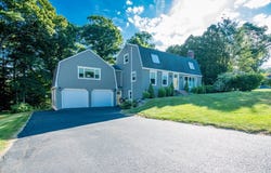 7 Stuart Pl, Westfield, MA 01085