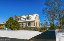 12 Thompson Avenue, Leonardo, NJ 07737
